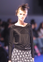 Photos: by courtesy of www.hkfashionweekfw.com by HKTDC 